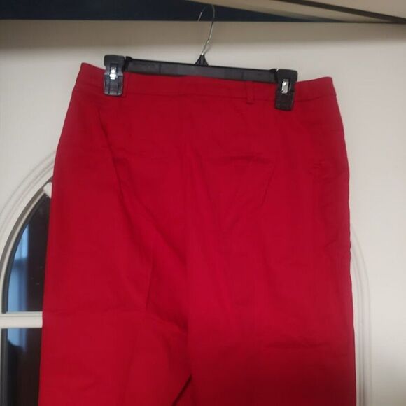 New Briggs New York Red Capri Pants Size Women's 10 - Picture 3 of 3